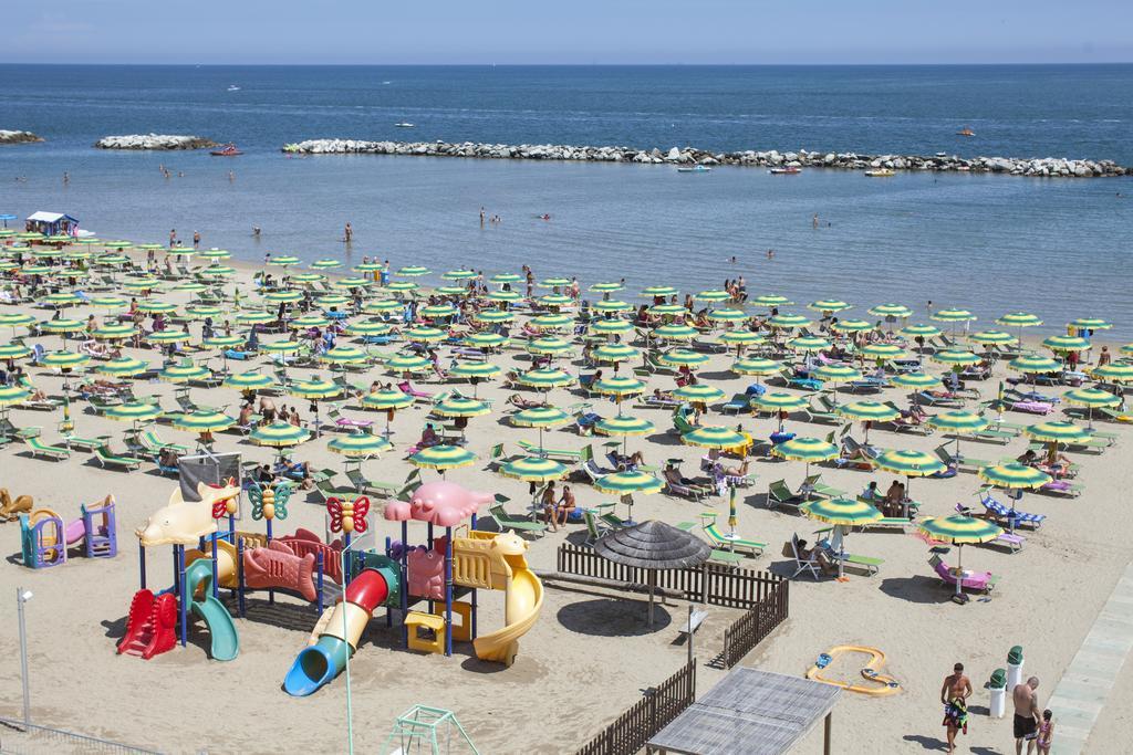 Hotel Eden Viserbella di Rimini 外观 照片