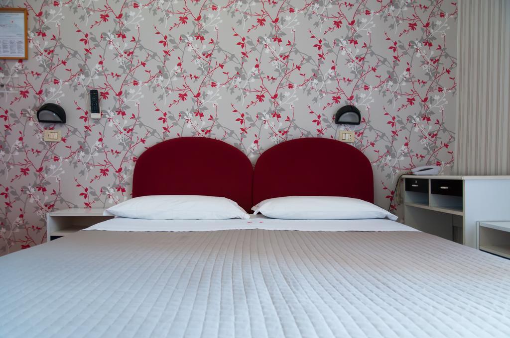 Hotel Eden Viserbella di Rimini 外观 照片